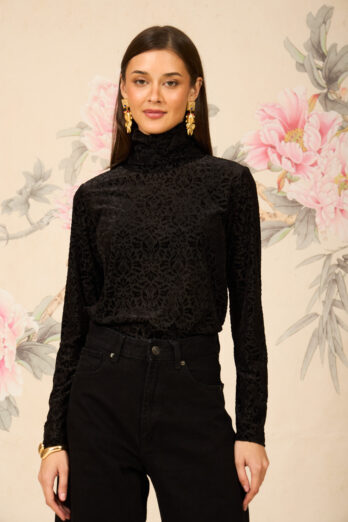 אסף פלג חולצה טוליפ שחורה