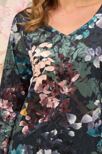 חולצה טוליפ V קטיפה