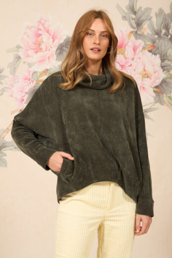 עליונית מרסדס ארוכה זית עליונית מרסדס ארוכה זית