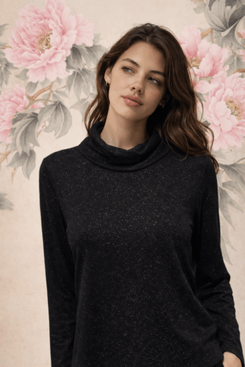 חולצה טוליפ שחורה מבריקה