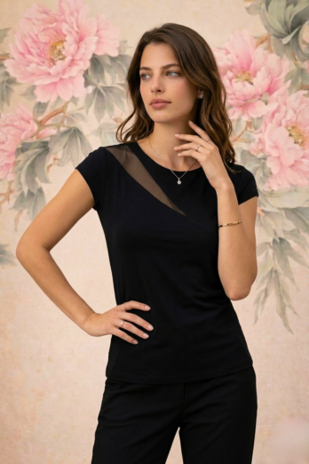 חולצה ברמודה קצרה שחורה חולצה ברמודה קצרה שחורה