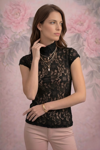 חולצה תחרה שחורה חולצה תחרה שחורה